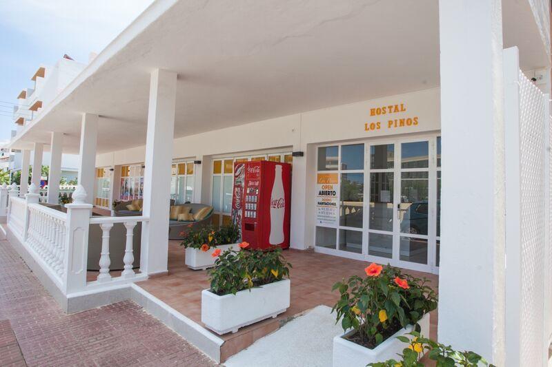 Hostal Los Pinos Es Cana エクステリア 写真