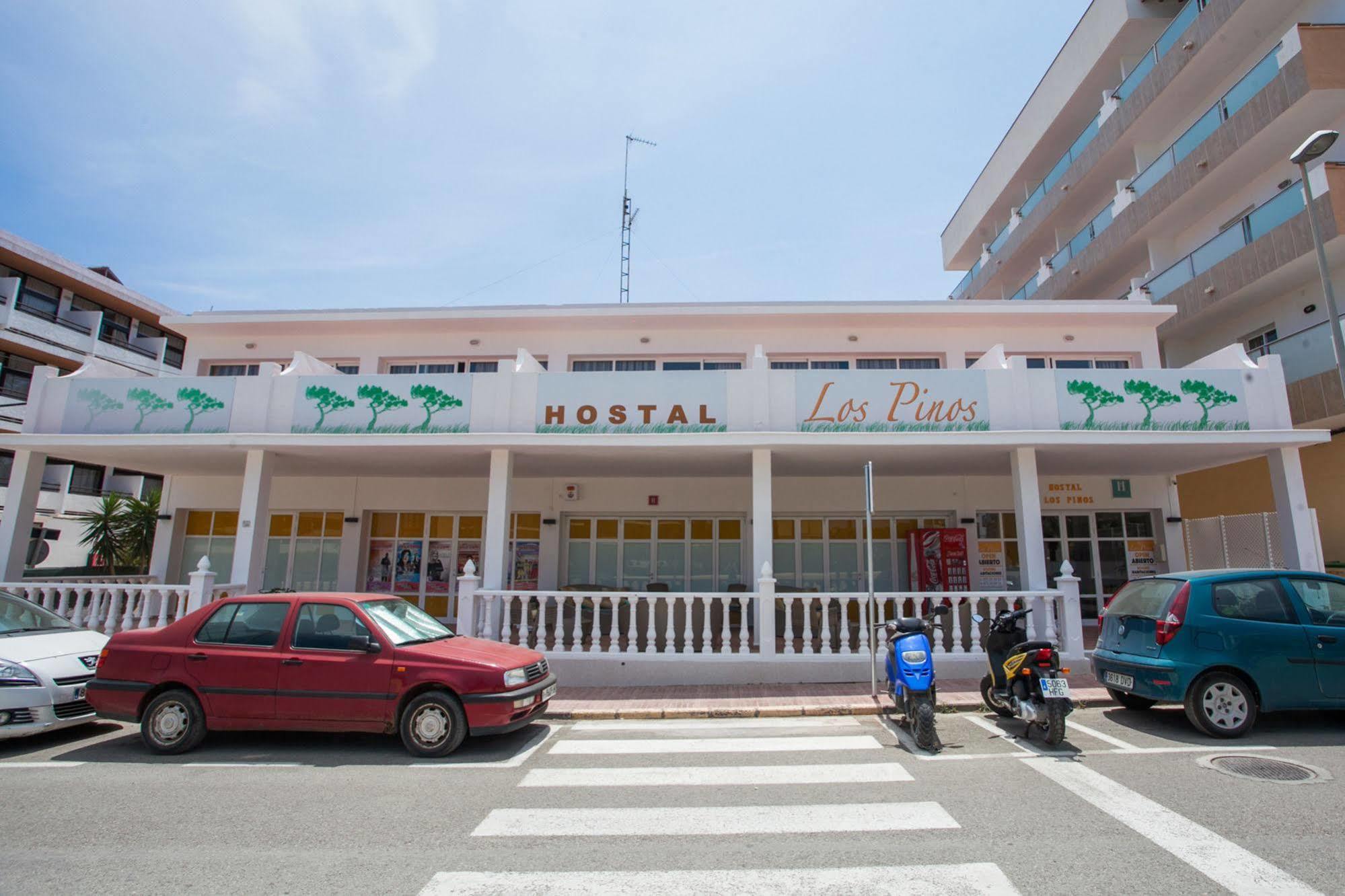 Hostal Los Pinos Es Cana エクステリア 写真