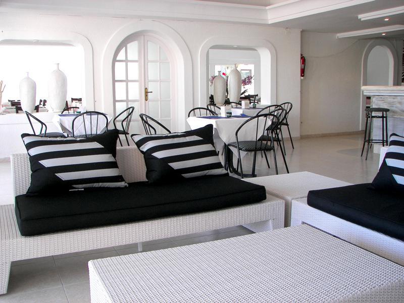Hostal Los Pinos Es Cana 部屋 写真